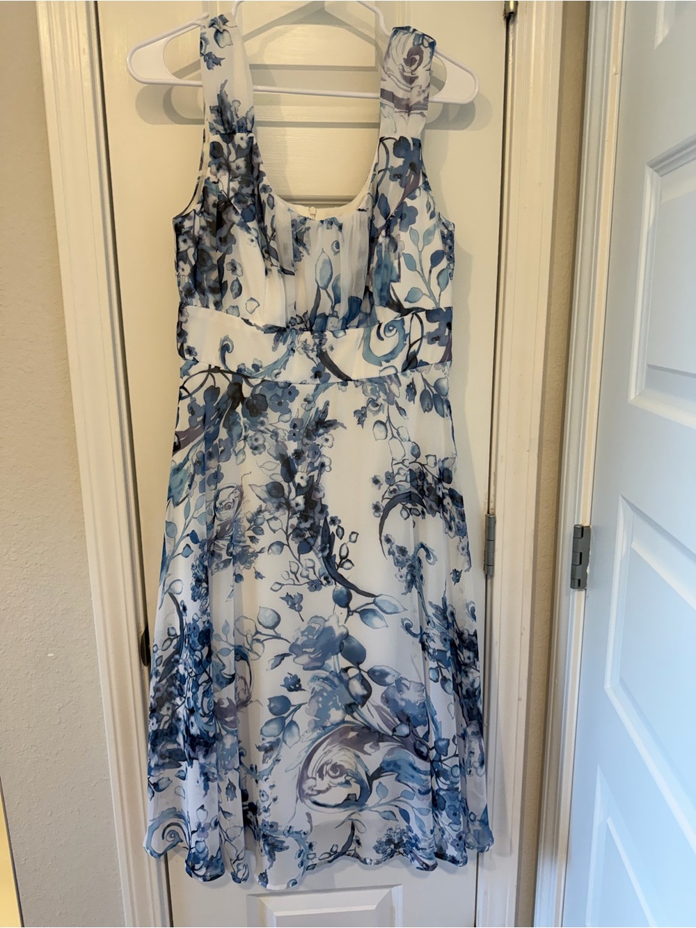 Floral Sleeveless Connected Apparel Dress - Picture 1 of 6